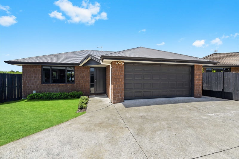 8 Beckham Close, Grandview Heights, Hamilton - Carousel 1