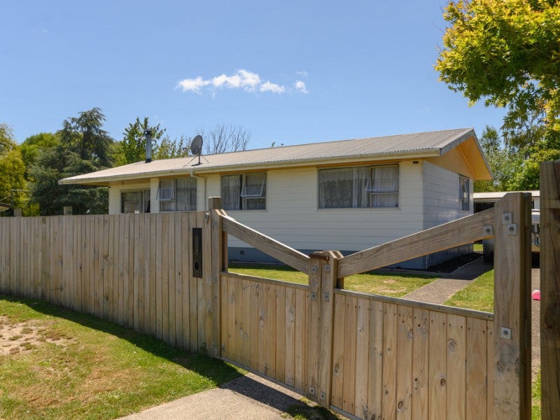 9 Luke Place, Fairy Springs, Rotorua - Carousel 1