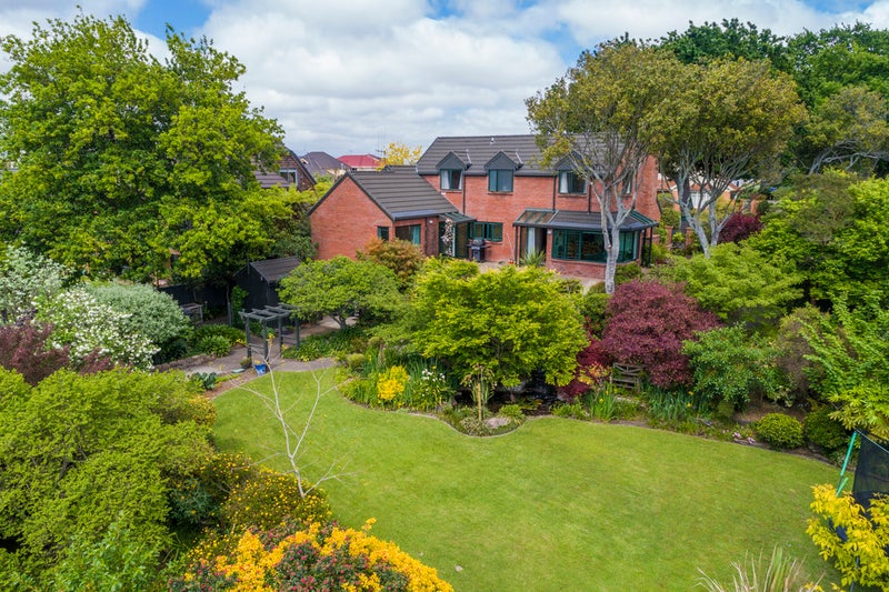 7 The Oaks, Awapuni, Palmerston North - Carousel 1