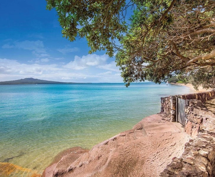 2 Old Lake Road, Narrow Neck, Auckland - Carousel 2