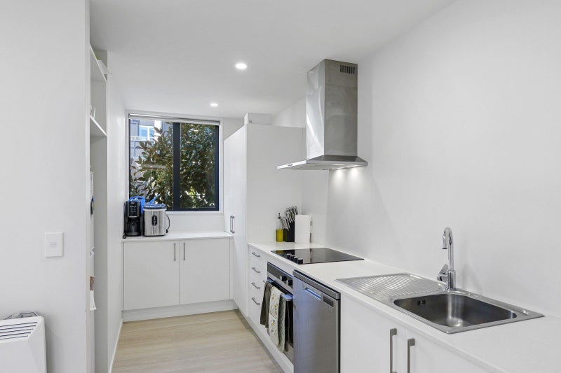 15 Verlamio Lane, Edgeware, Christchurch - Carousel 2