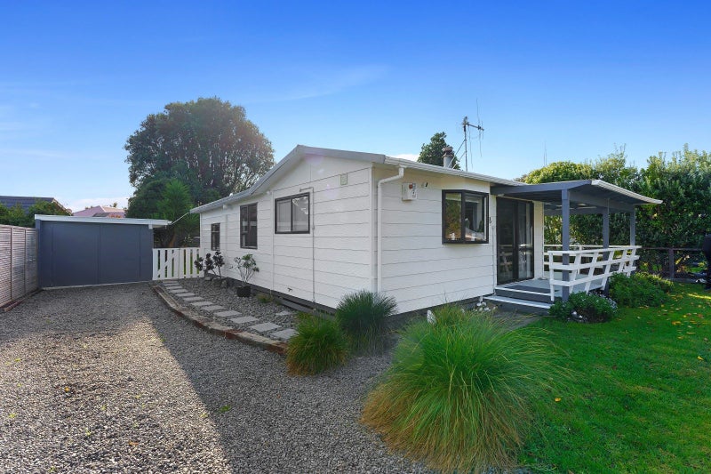 17 Old Coach Road South, Ōtaki Beach, Ōtaki - Carousel 2