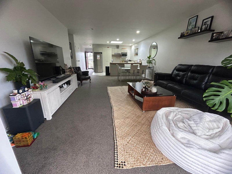 7 Bunker Rise, Golflands, Auckland - Carousel 2