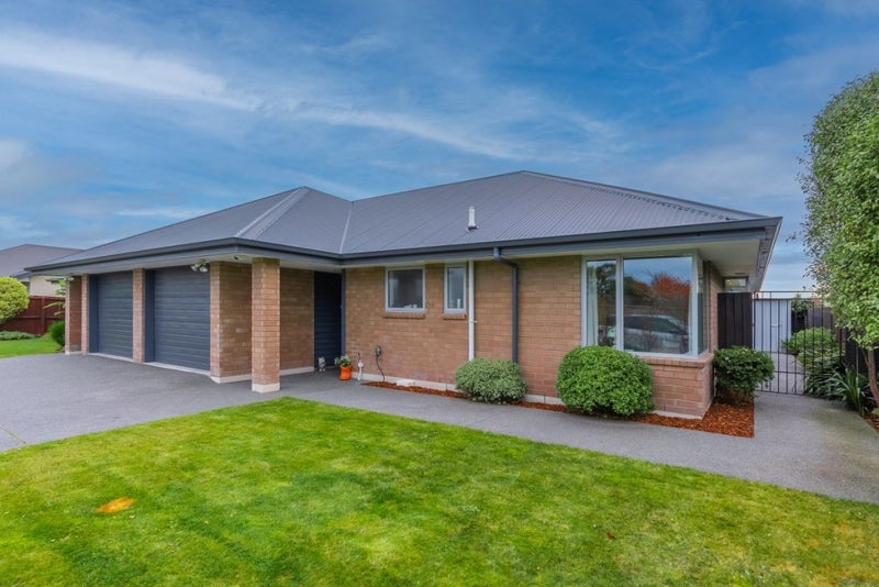 2/12 Kirsten Place, Parklands, Christchurch - Carousel 1