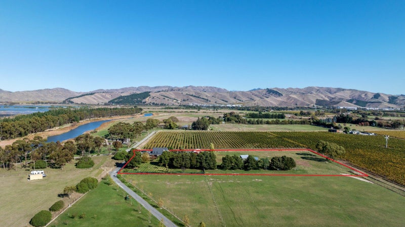 737 Dillons Point Road, Blenheim - Carousel 23