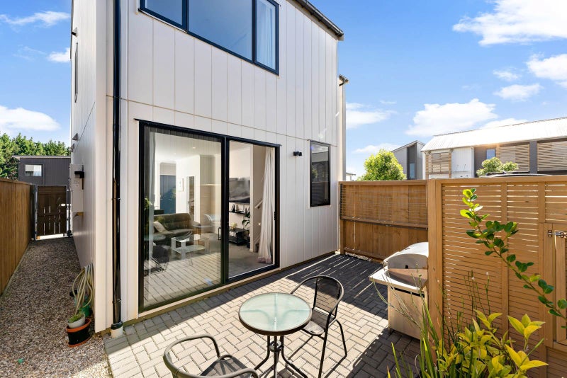 4 Awamarino Way, Westgate, Auckland - Carousel 2