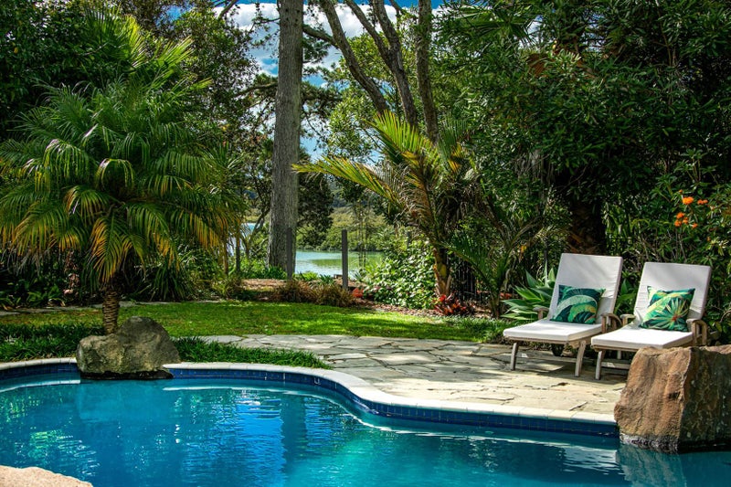 25 Kingfisher Grove, Greenhithe, Auckland - Carousel 1