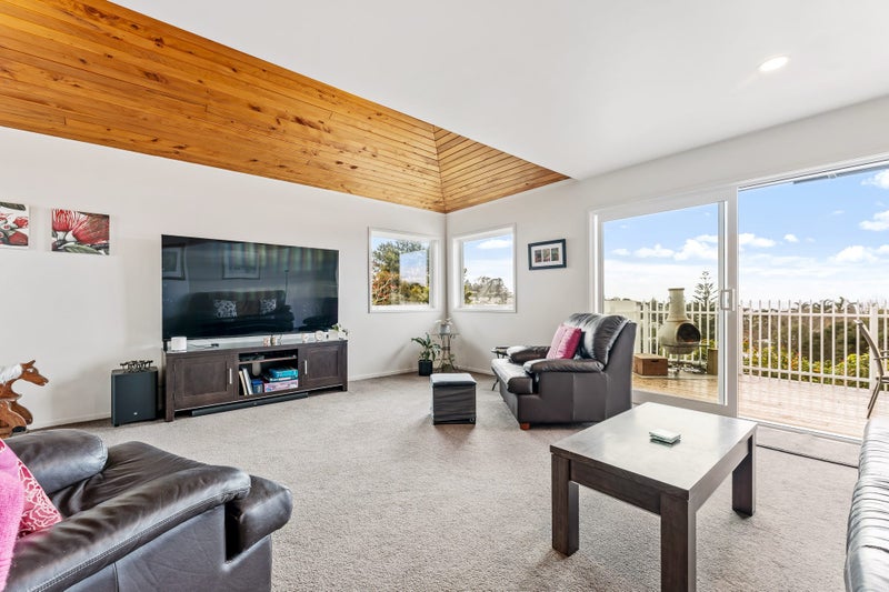 432 Whangaparaoa Road, Stanmore Bay, Whangaparaoa - Carousel 2