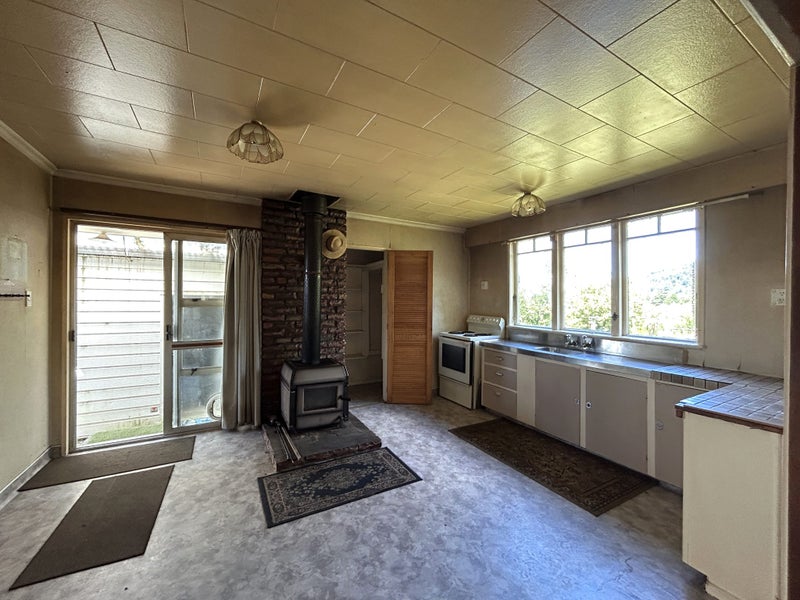 28 Clifford Street, Blackball, Greymouth - Carousel 2