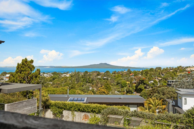 51 Aberdeen Road, Castor Bay, Auckland - Carousel 1