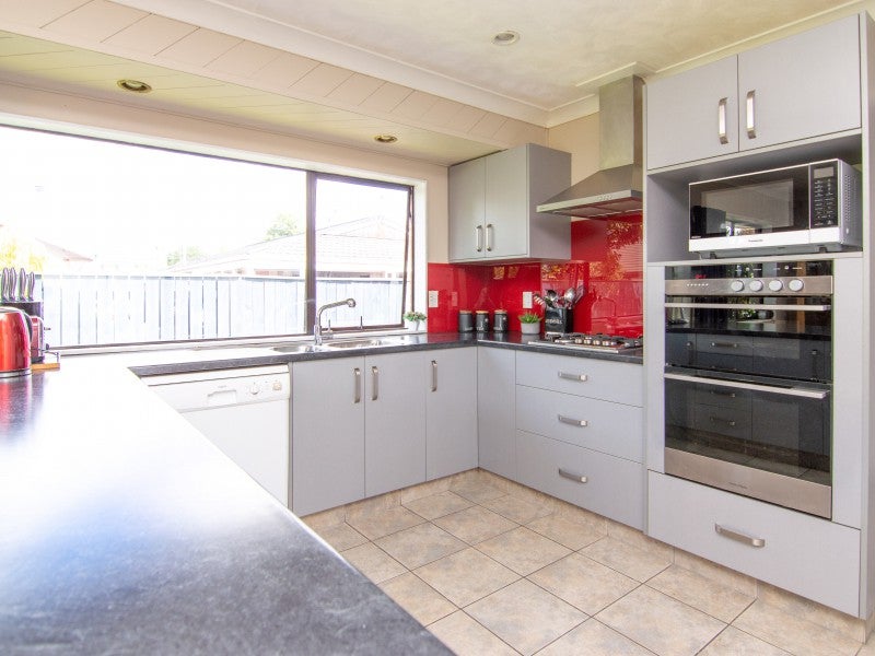 115 Amberley Avenue, Highbury, Palmerston North - Carousel 2