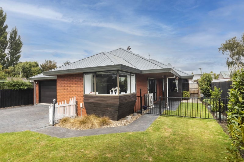 2/537 Cranford Street, Redwood, Christchurch - Carousel 1