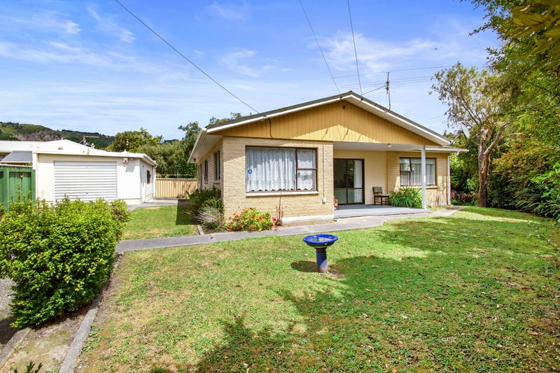 2 Kairimu Street, Stokes Valley, Lower Hutt - Carousel 1