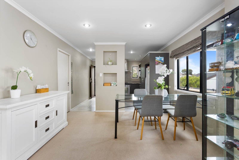 131 Fernhill Way, Oteha, Auckland - Carousel 2