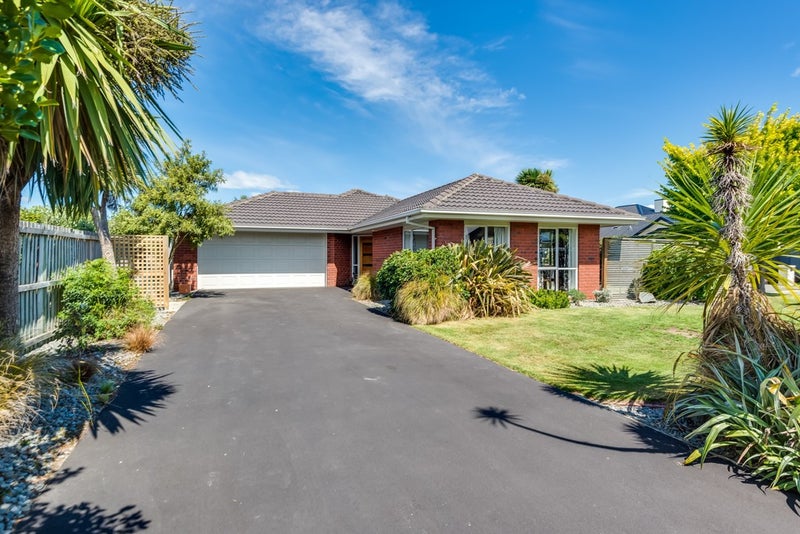 4 Havana Gardens, Shirley, Christchurch - Carousel 1