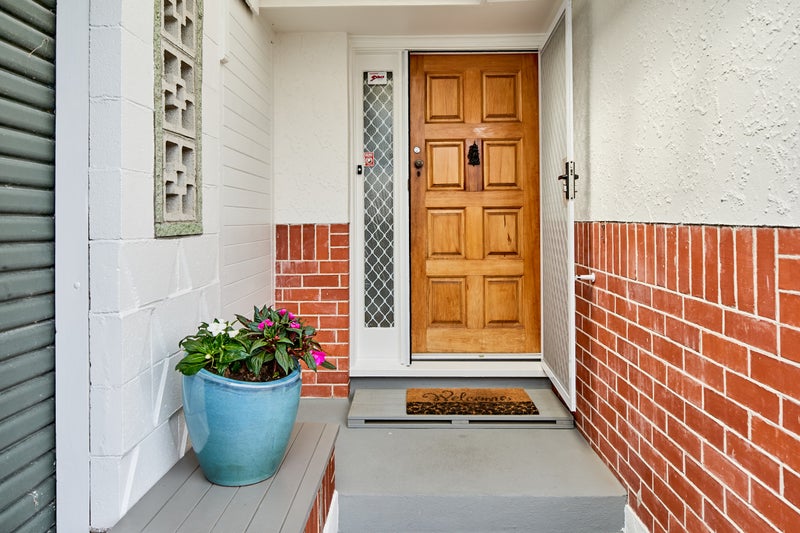 8 Courtenay Road, Heretaunga, Upper Hutt - Carousel 2