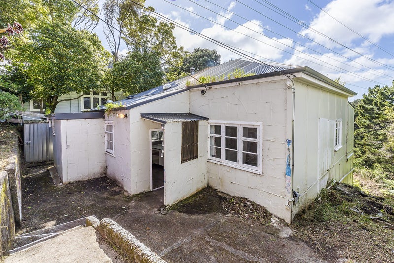 39 Mortimer Terrace, Aro Valley, Wellington - Carousel 1