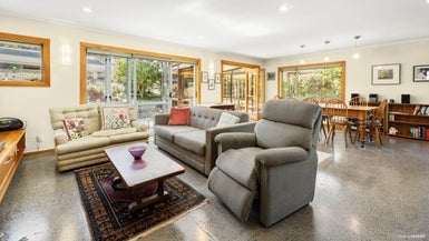 15 Gaylands Place, Opaheke, Papakura - Carousel 1