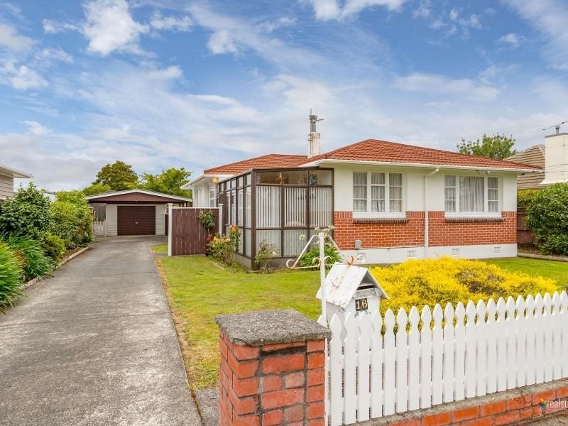 16 Charles Street, Clouston Park, Upper Hutt - Carousel 1