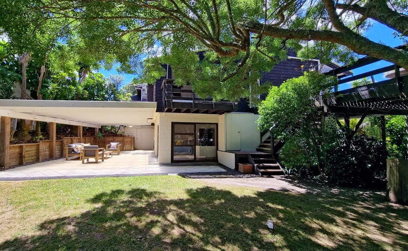 2/518 Beach Road, Murrays Bay, Auckland - Carousel 1