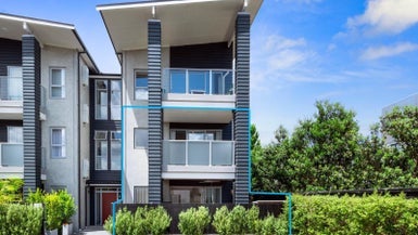 1/110 Hobsonville Point Road, Hobsonville, Auckland - Carousel 1