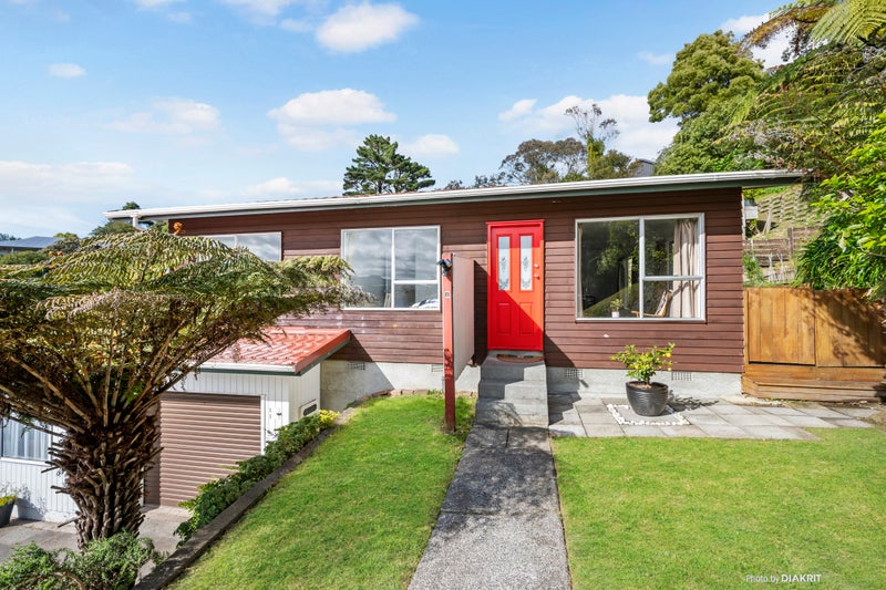 10B Dormar Place, Churton Park, Wellington - Carousel 1