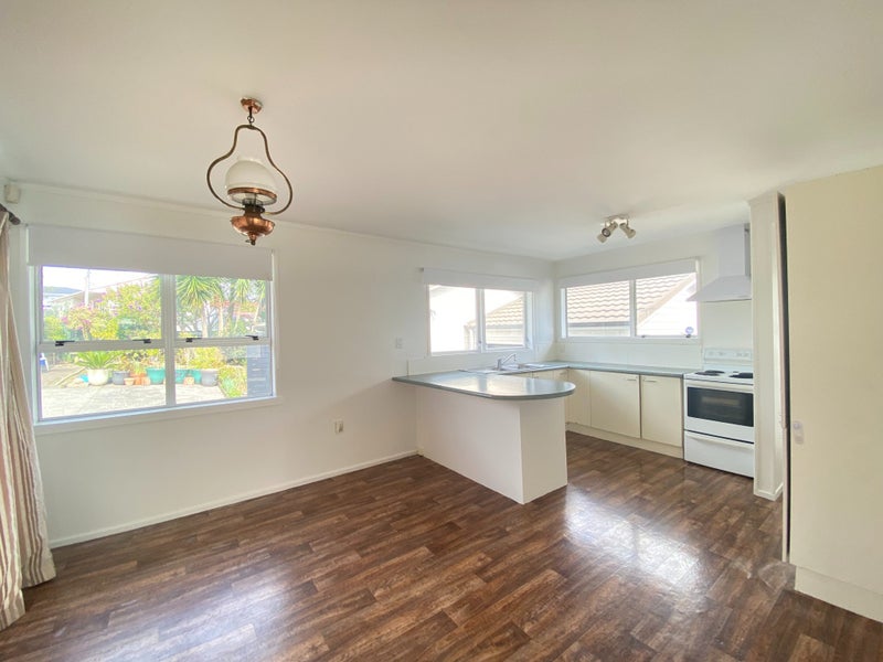 11 Barnfield Place, Glendene, Auckland - Carousel 2