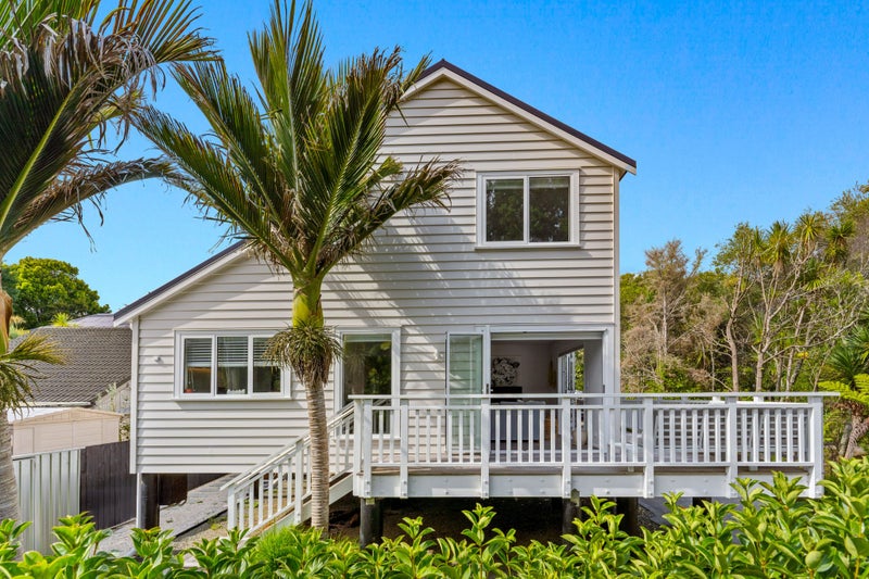 32A Sandown Road, Rothesay Bay, Auckland - Carousel 1