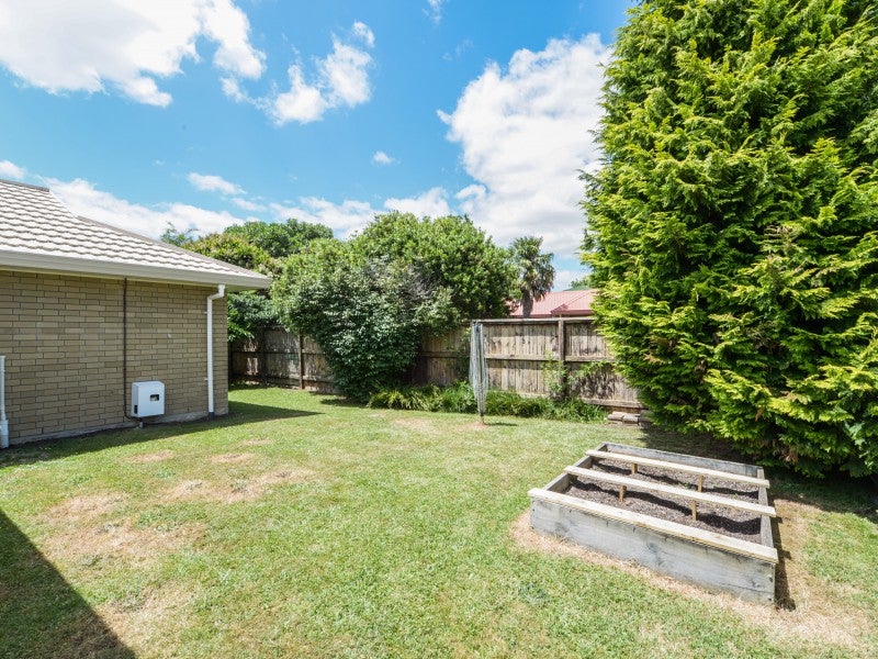 9 Hastings Place, Hamilton Lake, Hamilton - Carousel 11