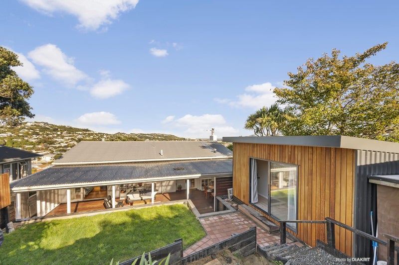 123 Tauhinu Road, Miramar, Wellington - Carousel 1