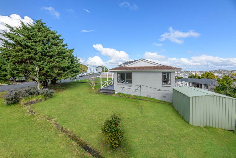 68 Lyttelton Avenue, Forrest Hill, Auckland - Carousel 2