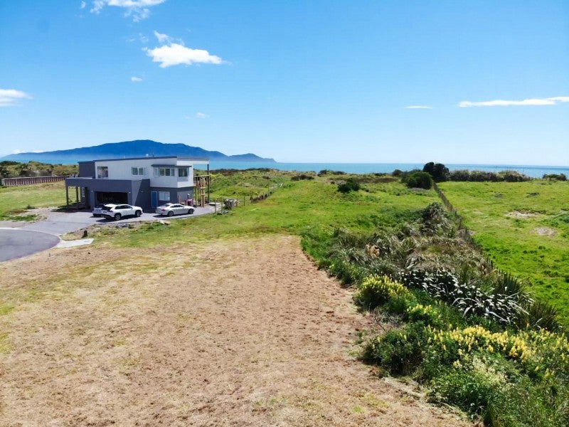 8 Arapipi Way, Peka Peka, Waikanae - Carousel 7