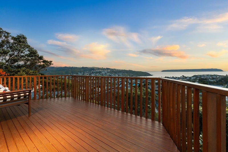 112 Gloaming Hill, Titahi Bay, Porirua - Carousel 1