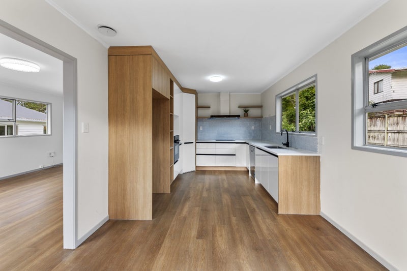 31 Mcclintock Road, Massey, Auckland - Carousel 2