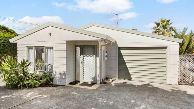 14A Waiohua Road, Greenlane, Auckland - Carousel 1