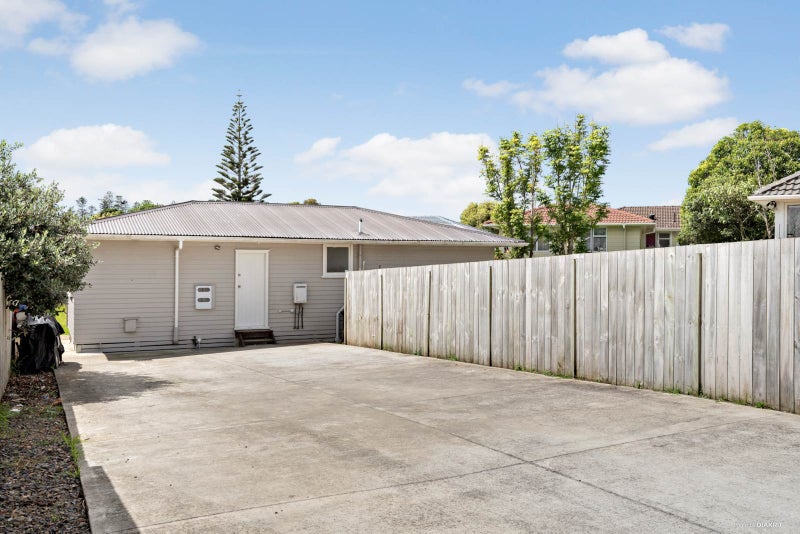 20C Ashgrove Road, Mangere, Auckland - Carousel 1