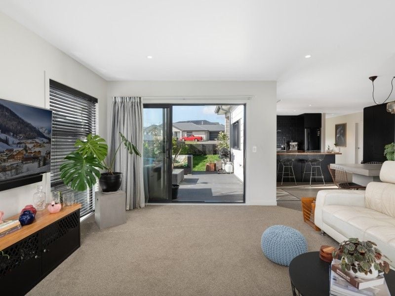 28 Puhirake Crescent, Pyes Pa, Tauranga - Carousel 1