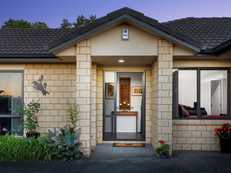 5 Hillford Place, Welcome Bay, Tauranga - Carousel 2