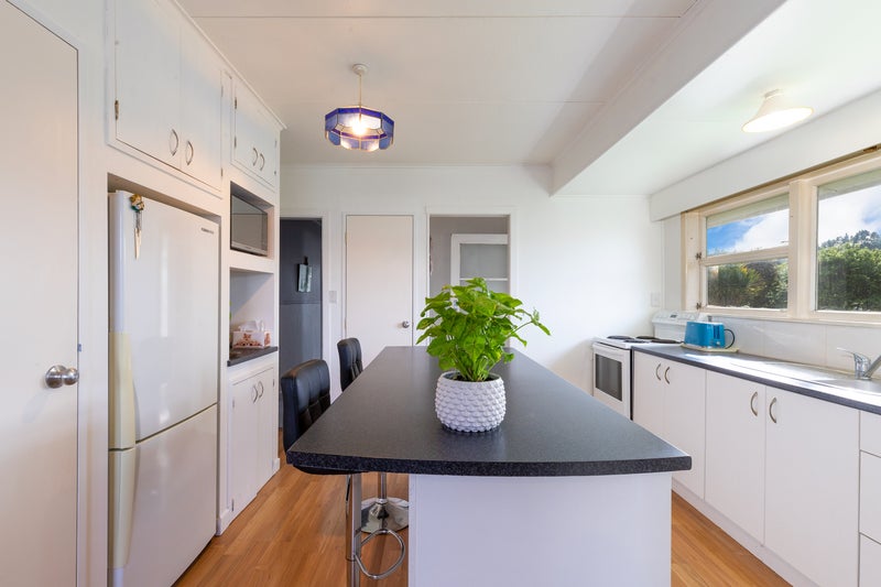 0 , Te Hana - Carousel 2