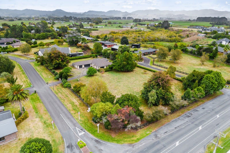 8 Westvale Lane, Te Kowhai, Hamilton - Carousel 3
