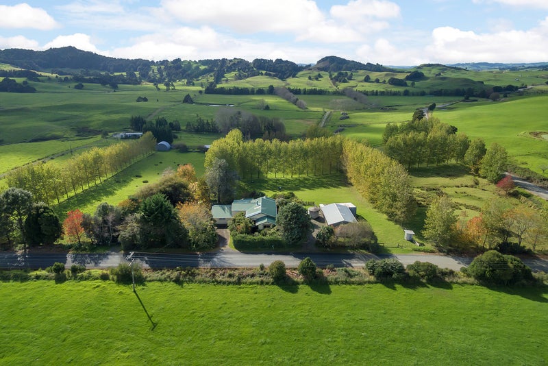1265 Riponui Road, Kamo - Carousel 1