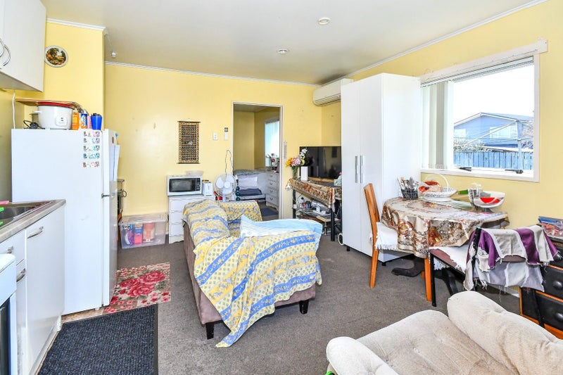 16 Ranfurly Road, Papatoetoe, Auckland - Carousel 2