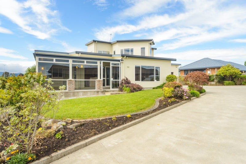 1 Silkwood Place, Fitzherbert, Palmerston North - Carousel 48