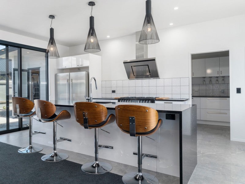 11 Little Maude Drive, Lake Hāwea - Carousel 2