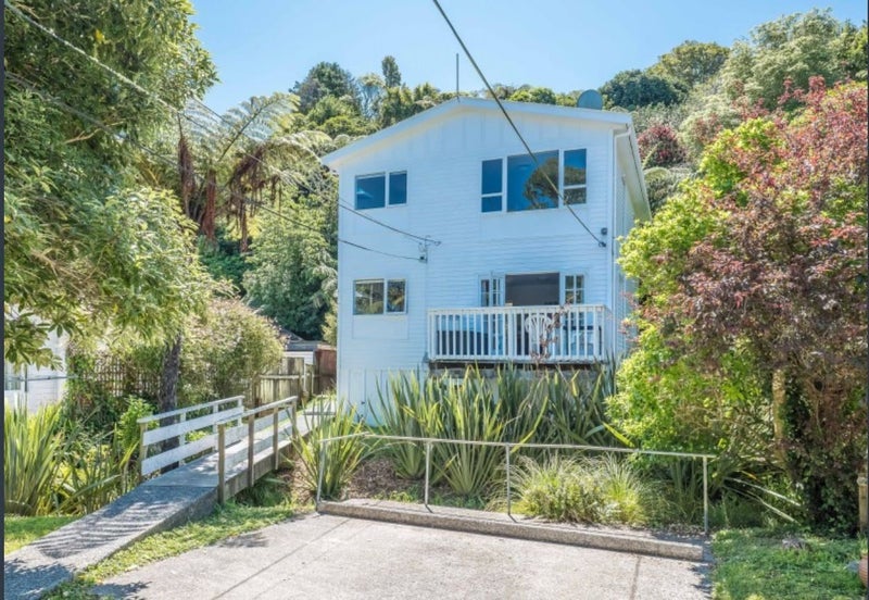 30A Friend Street, Karori, Wellington - Carousel 1