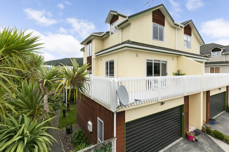 4/9 Tawa Street, Tawa, Wellington - Carousel 19