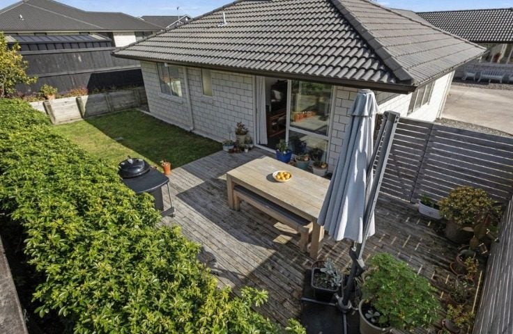 24 Benmore Crescent, Pyes Pa, Tauranga - Carousel 2