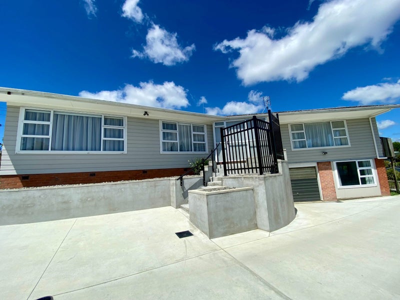 10 Dell Way, Bucklands Beach, Auckland - Carousel 1