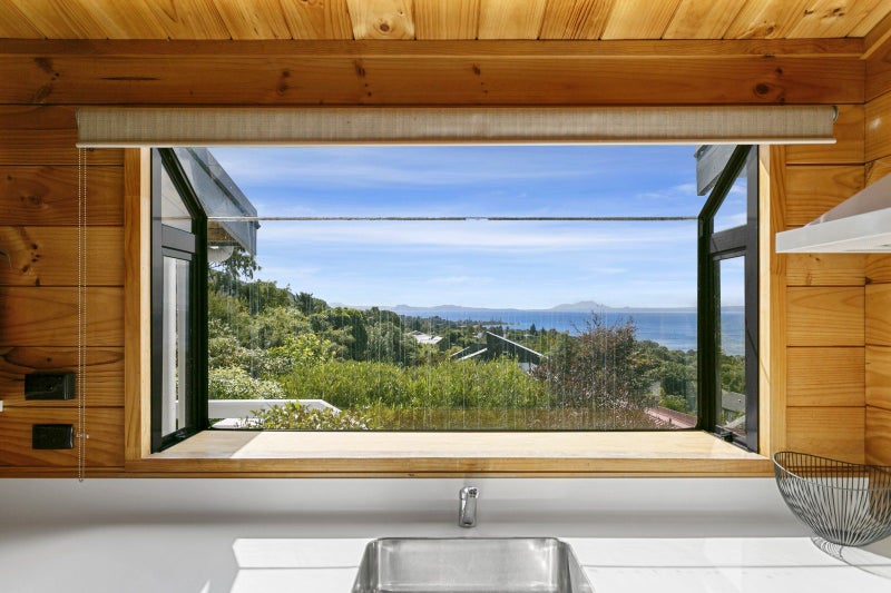 13 Kamahi Terrace, Omori, Tūrangi - Carousel 2