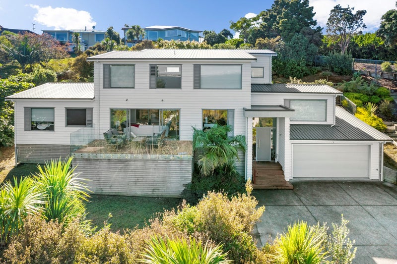4 Beauvoir Avenue, Matakatia, Whangaparaoa - Carousel 2